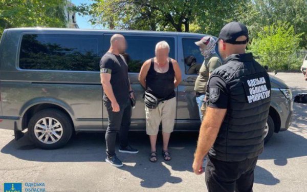 Затримали 55-річного навідника із Одещини, який "шукав" ППО та військові частини
Затримали 55-річного навідника із Одещини, який "шукав" ППО та військові частини