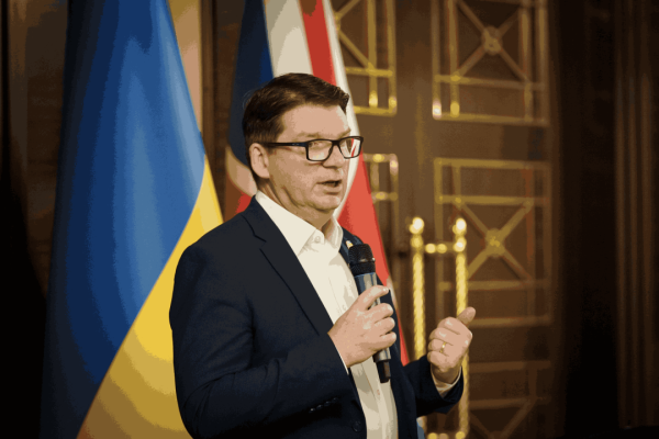 Британсько-українська конференція в галузі БпЛА зібрала понад 50 оборонних компаній Британсько-українська конференція в галузі БпЛА зібрала понад 50 оборонних компаній