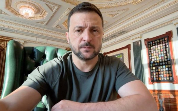 Зеленський відзначив роботу ГУР і СБУ по аеродрому "Оленья": Україна має силу, аби досягати своїх цілей
Зеленський відзначив роботу ГУР і СБУ по аеродрому "Оленья": Україна має силу, аби досягати своїх цілей