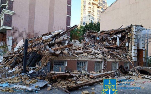 Офіс генпрокурора розслідує знесення історичного "будинку Євменія Зеленського" в Києві
Офіс генпрокурора розслідує знесення історичного "будинку Євменія Зеленського" в Києві