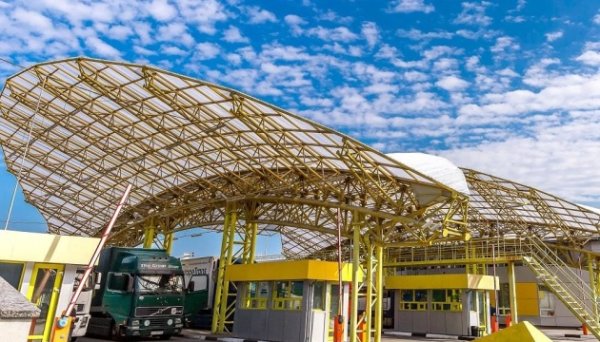 За попереднім записом в єЧерзі кордон перетнули вже 100 тисяч автобусів За попереднім записом в єЧерзі кордон перетнули вже 100 тисяч автобусів