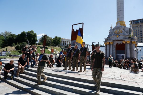 У Києві попрощалися з бойовим медиком із Великобританії Пітером Фуше
У Києві попрощалися з бойовим медиком із Великобританії Пітером Фуше