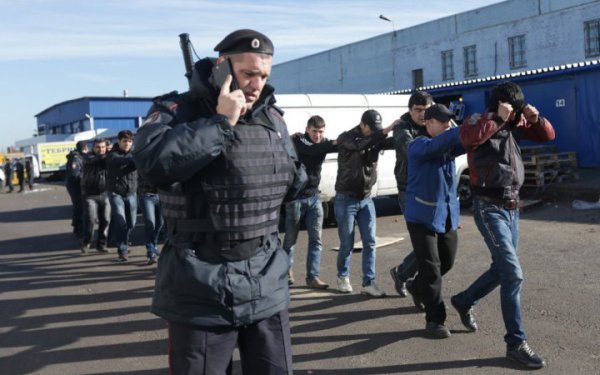 У Росії мігрантів відправляють на війну в Україну в обмін на громадянство або погрозами позбавлення волі, – МО Британії
У Росії мігрантів відправляють на війну в Україну в обмін на громадянство або погрозами позбавлення волі, – МО Британії