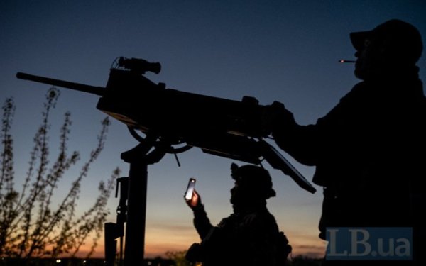 Росія атакувала Київ БпЛА. У Дарницькому районі зафіксували падіння уламків (оновлення)
Росія атакувала Київ БпЛА. У Дарницькому районі зафіксували падіння уламків (оновлення)
