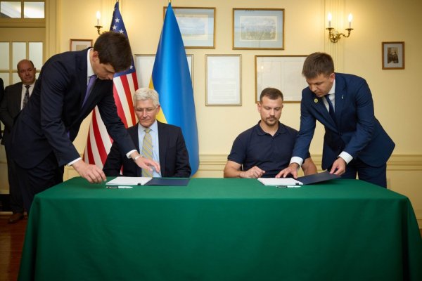 Зеленський зустрівся з представниками оборонних компаній США - про що говорили Зеленський зустрівся з представниками оборонних компаній США - про що говорили