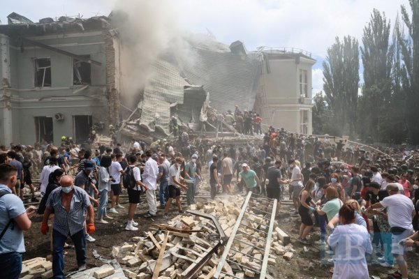 Росія завдала ударів по Києву. Кількість загиблих зросла до 27 (оновлення)
                                