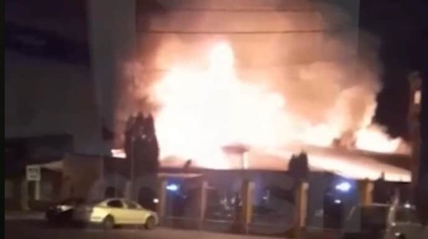 В Курской области РФ горит завод низковольтной аппаратуры, его атаковали БпЛА В Курской области РФ горит завод низковольтной аппаратуры, его атаковали БпЛА