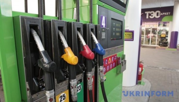 В Україні відновили позапланові перевірки якості пального на АЗС В Україні відновили позапланові перевірки якості пального на АЗС