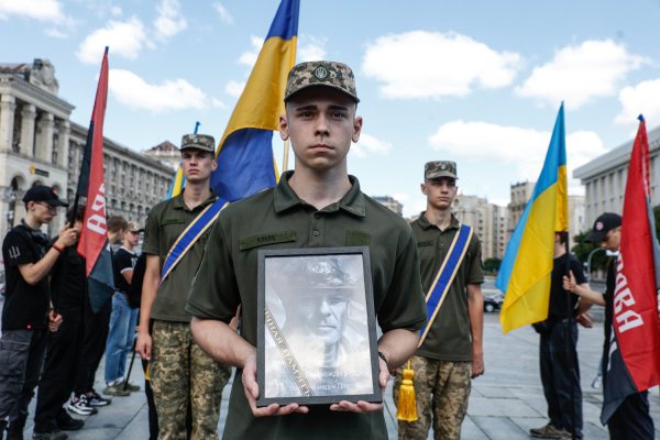 У Києві попрощалися з бойовим медиком із Великобританії Пітером Фуше
У Києві попрощалися з бойовим медиком із Великобританії Пітером Фуше