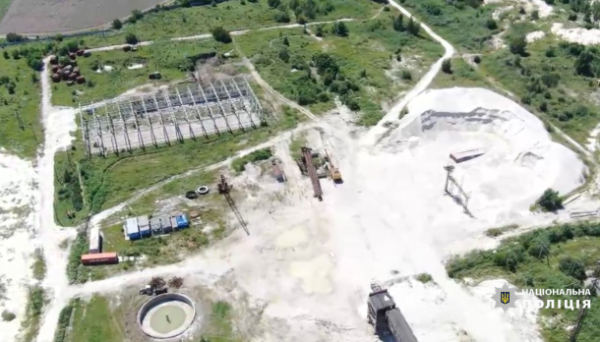 На Дніпропетровщині викрили ділків, які незаконно видобули копалин на понад 400 мільйонів На Дніпропетровщині викрили ділків, які незаконно видобули копалин на понад 400 мільйонів