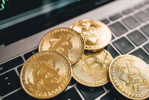 Цена BTC может опуститься до $50 000 и снижение сложности биткоин-майнинга: что нового на рынке
Цена BTC может опуститься до $50 000 и снижение сложности биткоин-майнинга: что нового на рынке