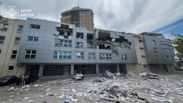 Росія завдала ударів по Києву. Кількість загиблих зросла до 27 (оновлення)
                                