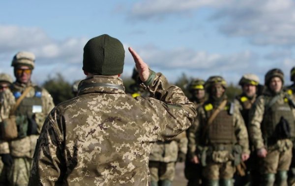 Что лучше - служба по контракту или по призыву? Юрист объяснил нюансы каждого варианта
Что лучше - служба по контракту или по призыву? Юрист объяснил нюансы каждого варианта