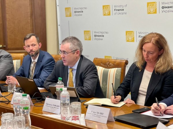 Глава Мінфіну України зустрівся з керівником місії МВФ Глава Мінфіну України зустрівся з керівником місії МВФ