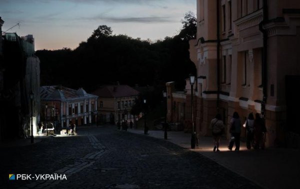 Графики отключения света завтра будут действовать только шесть часов: когда именно
Графики отключения света завтра будут действовать только шесть часов: когда именно
