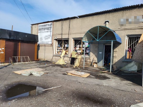 На Лиман у Донецькій області росіяни скинули два ФАБи, поранені п'ятеро жителів
                                