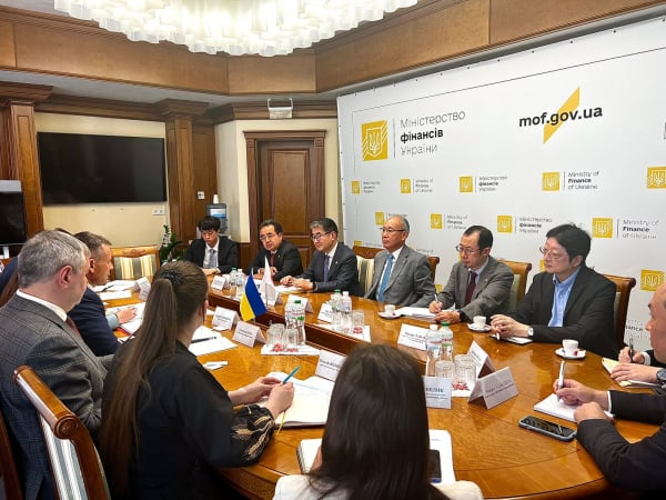 С февраля 2022 года помощь от Японии составляет $6,3 млрд, из которых почти $1 млрд — гранты
С февраля 2022 года помощь от Японии составляет $6,3 млрд, из которых почти $1 млрд — гранты