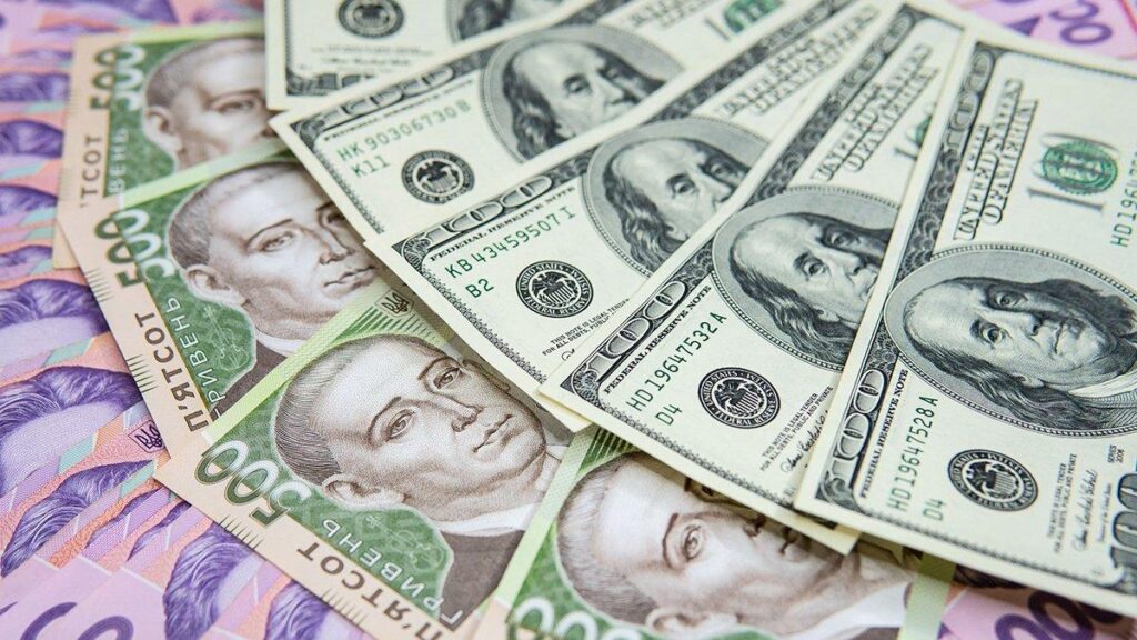 Які прогнози по курсу валют дають експерти у середині липня