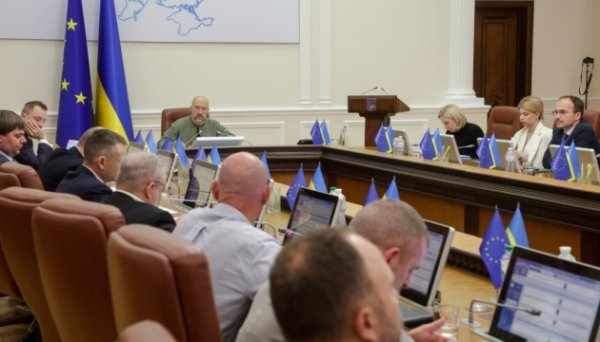 Уряд затвердив документ, який продовжує «транспортний безвіз» із ЄС Уряд затвердив документ, який продовжує «транспортний безвіз» із ЄС