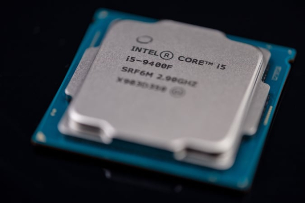 Акции Intel упали на 26% из-за планов сократить 15 тысяч рабочих мест
Акции Intel упали на 26% из-за планов сократить 15 тысяч рабочих мест