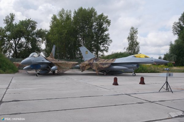 F-16 уже в Украине. Какое вооружение "засветили" на украинских истребителях
F-16 уже в Украине. Какое вооружение "засветили" на украинских истребителях