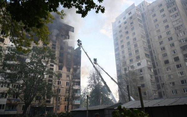 Унаслідок удару по Харкову загинуло 6 осіб і постраждали 97. У місті оголосили траур (оновлено)
Унаслідок удару по Харкову загинуло 6 осіб і постраждали 97. У місті оголосили траур (оновлено)