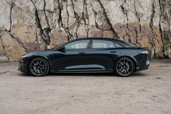 Американці створили найшвидший у світі броньований автомобіль: скільки він коштує Американці створили найшвидший у світі броньований автомобіль: скільки він коштує
