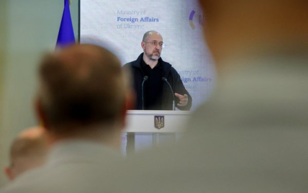 Шмигаль озвучив дипломатам потреби України у грошах, техніці та обладнанні
Шмигаль озвучив дипломатам потреби України у грошах, техніці та обладнанні