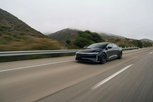 Американці створили найшвидший у світі броньований автомобіль: скільки він коштує Американці створили найшвидший у світі броньований автомобіль: скільки він коштує