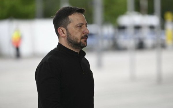 Зеленський підписав закони щодо продовження мобілізації та воєнного стану
Зеленський підписав закони щодо продовження мобілізації та воєнного стану