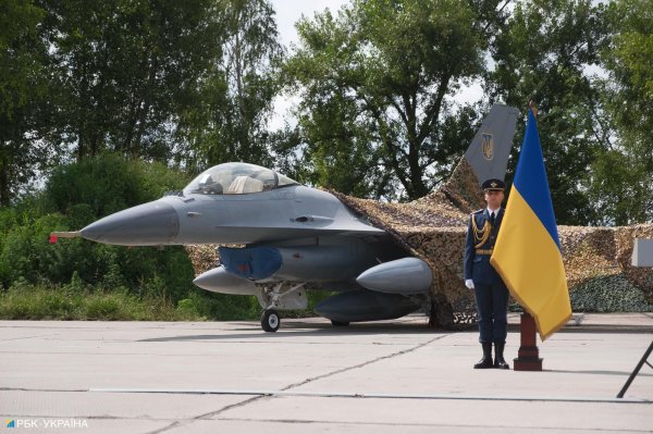 F-16 уже в Украине. Какое вооружение "засветили" на украинских истребителях
F-16 уже в Украине. Какое вооружение "засветили" на украинских истребителях