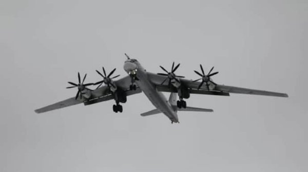 В России взлетели несколько бомбардировщиков Ту-95 – Воздушные силы В России взлетели несколько бомбардировщиков Ту-95 – Воздушные силы