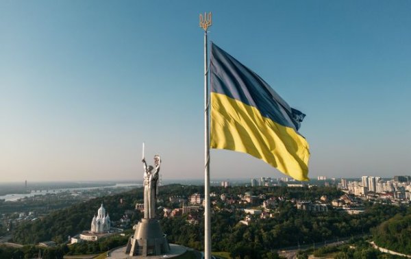 День флага. Как сине-желтое знамя в Украине стало символом борьбы за свободу
День флага. Как сине-желтое знамя в Украине стало символом борьбы за свободу