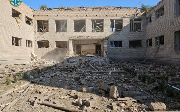 Росіяни скинули КАБи на Глухів у Сумській області
Росіяни скинули КАБи на Глухів у Сумській області