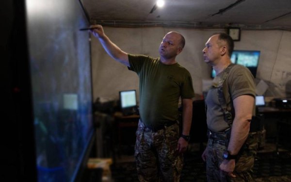 Сирський про ситуацію на фронті: “Продовжуємо операцію!”
Сирський про ситуацію на фронті: “Продовжуємо операцію!”