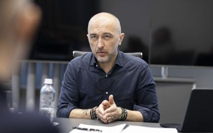 Украинцев ожидают ограничения на карточные переводы: глава НБУ рассказал, когда утвердят
Украинцев ожидают ограничения на карточные переводы: глава НБУ рассказал, когда утвердят