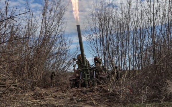 Росіяни обстріляли Дніпровський район Херсона і поранили жителя
Росіяни обстріляли Дніпровський район Херсона і поранили жителя