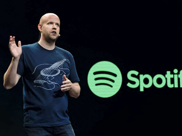 CEO Spotify получил $345 млн в прошлом году: ни один артист на платформе не заработал столько
CEO Spotify получил $345 млн в прошлом году: ни один артист на платформе не заработал столько