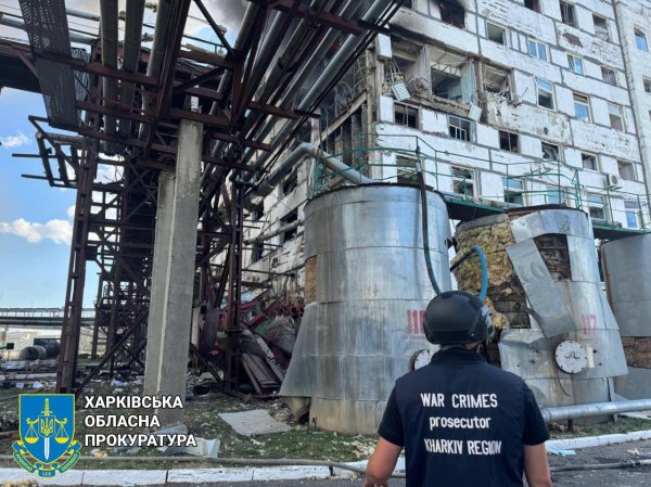 Росіяни атакували КАБами підприємство на Харківщині, загинули люди (оновлено)
                                