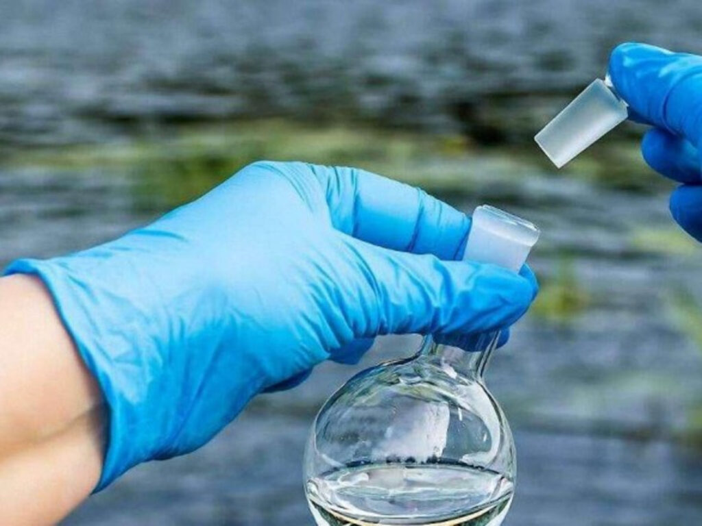 Яку небезпечну хворобу виявили на пляжах Запоріжжя проби води