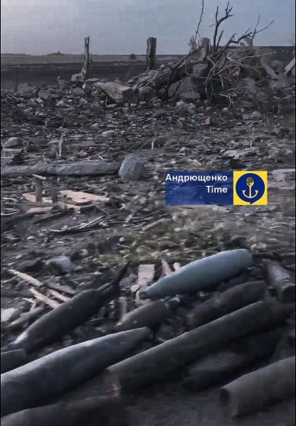 Радник мера тимчасово окупованого Маріуполя оприлюднив фото знищених російських складів боєприпасів
Радник мера тимчасово окупованого Маріуполя оприлюднив фото знищених російських складів боєприпасів