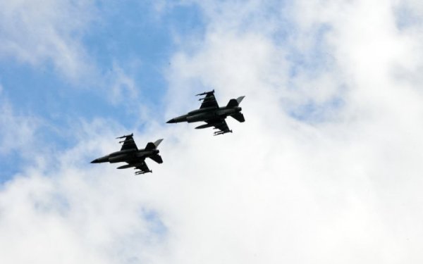 NYT: У США не вважають, що "дружній вогонь" став причиною збиття F-16 в Україні
NYT: У США не вважають, що "дружній вогонь" став причиною збиття F-16 в Україні