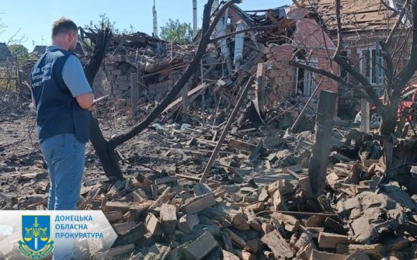 Росіяни обстріляли приватний сектор у Слов’янську на Донеччині, поранені троє людей
Росіяни обстріляли приватний сектор у Слов’янську на Донеччині, поранені троє людей