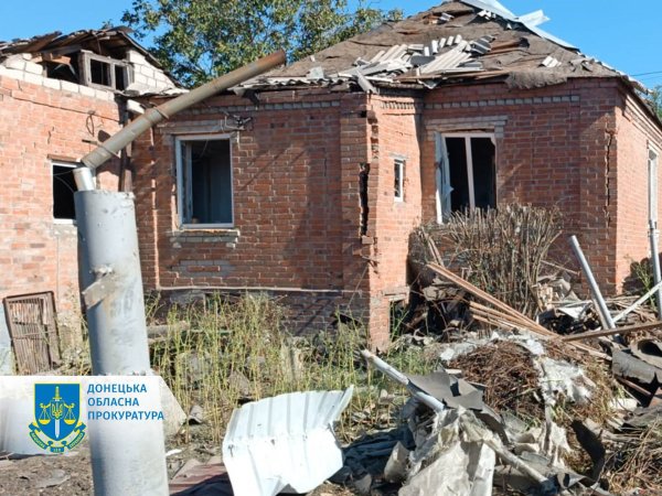 Росіяни обстріляли приватний сектор у Слов’янську на Донеччині, поранені троє людей
Росіяни обстріляли приватний сектор у Слов’янську на Донеччині, поранені троє людей