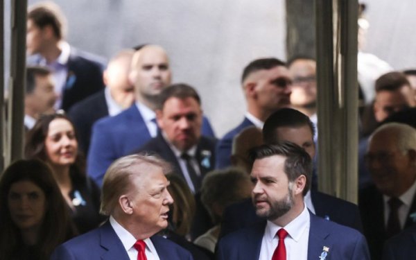 Кандидат у віцепрезиденти США озвучив ймовірний "план Трампа": поточна лінія фронту та відмова від НАТО
Кандидат у віцепрезиденти США озвучив ймовірний "план Трампа": поточна лінія фронту та відмова від НАТО
