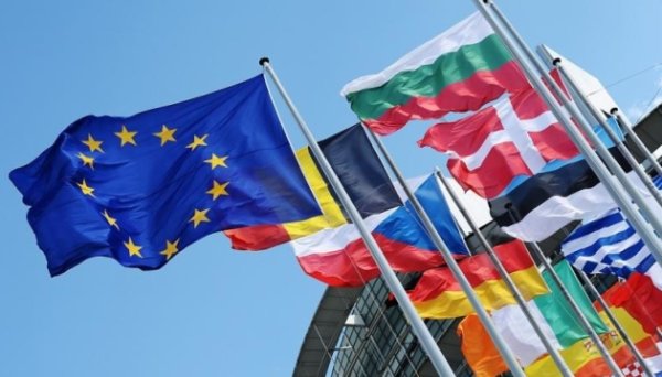 ЄС розглядає три варіанти продовження санкцій щодо заморожених активів РФ - Reuters ЄС розглядає три варіанти продовження санкцій щодо заморожених активів РФ - Reuters