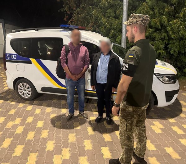 Житель Рівненщини одружився з тещею, аби виїхати за кордон
Житель Рівненщини одружився з тещею, аби виїхати за кордон