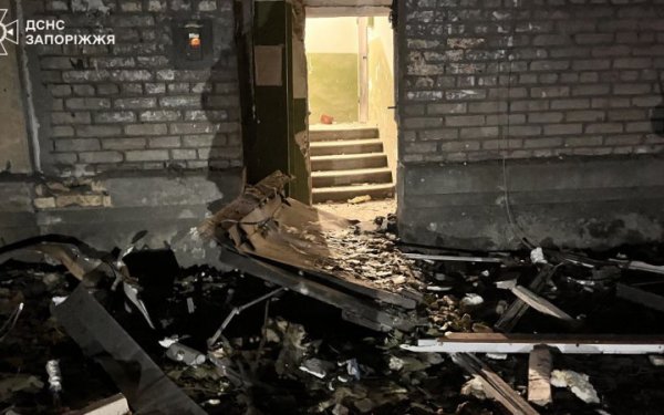 Уночі окупанти завдали авіаударів по Запоріжжі. Кількість поранених зросла до 22 (оновлено)
Уночі окупанти завдали авіаударів по Запоріжжі. Кількість поранених зросла до 22 (оновлено)