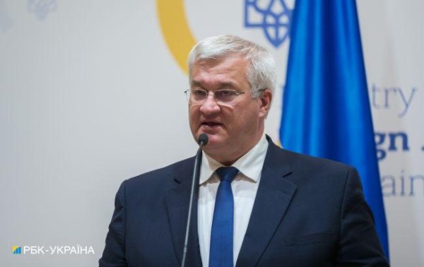 Сибига: пора ставить вопрос о разработке программ возвращения украинцев из ЕС
Сибига: пора ставить вопрос о разработке программ возвращения украинцев из ЕС