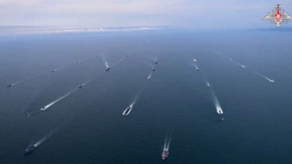 Россия с участием Китая начала учения ВМФ в двух океанах и трех морях Россия с участием Китая начала учения ВМФ в двух океанах и трех морях